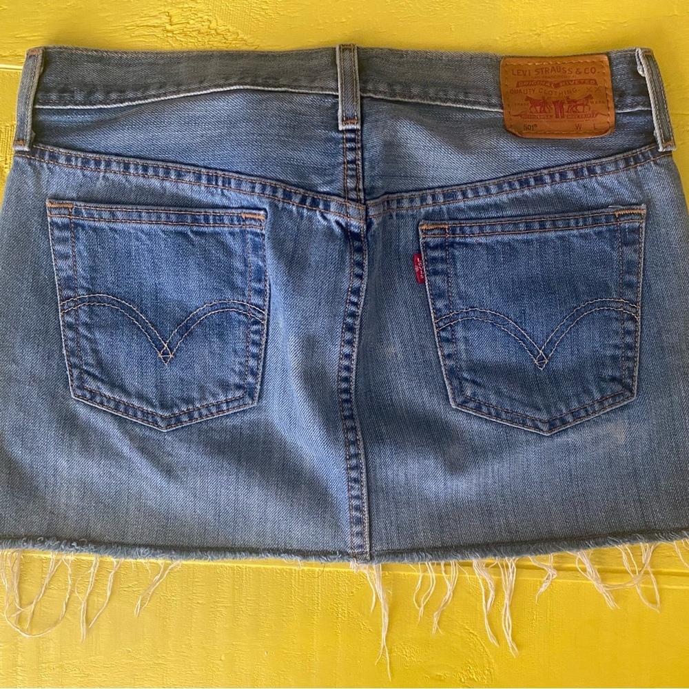 Denim Levi’s Mini Skirt Size XS